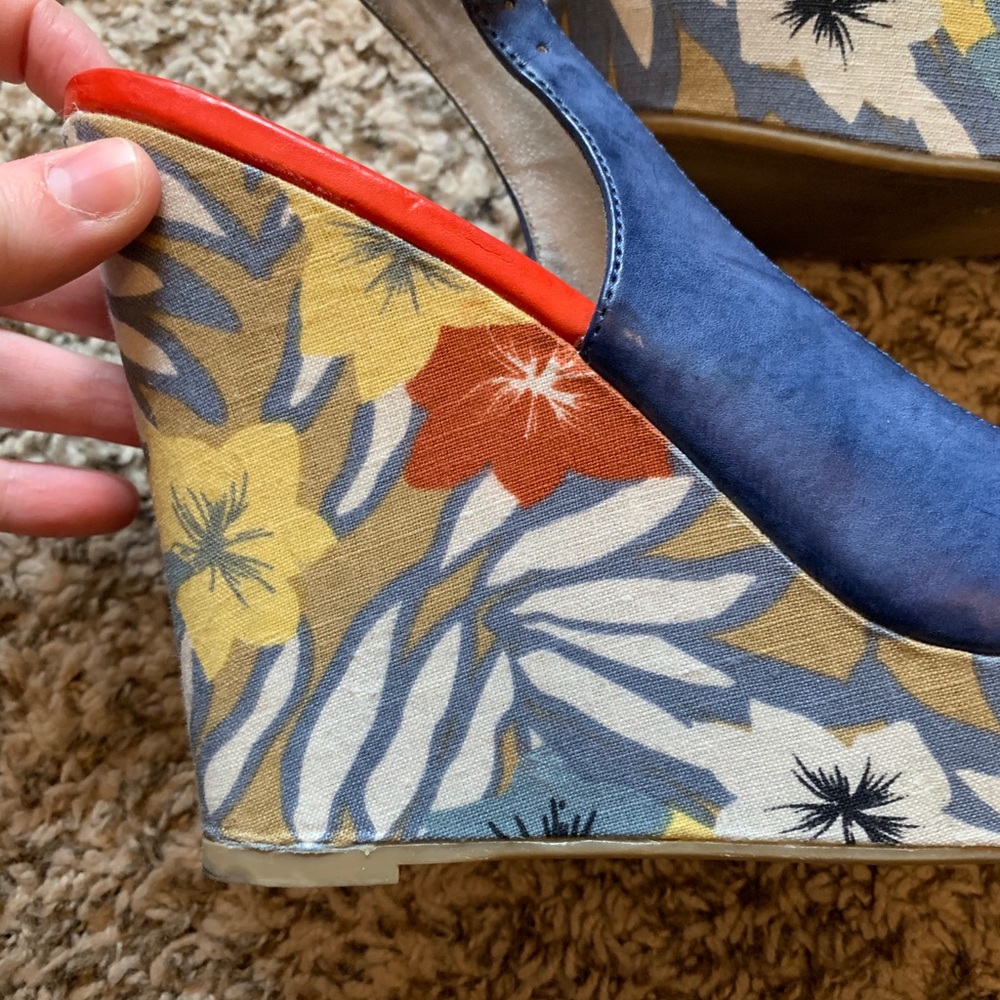 Guess Spring Heels - Picture 3 of 8